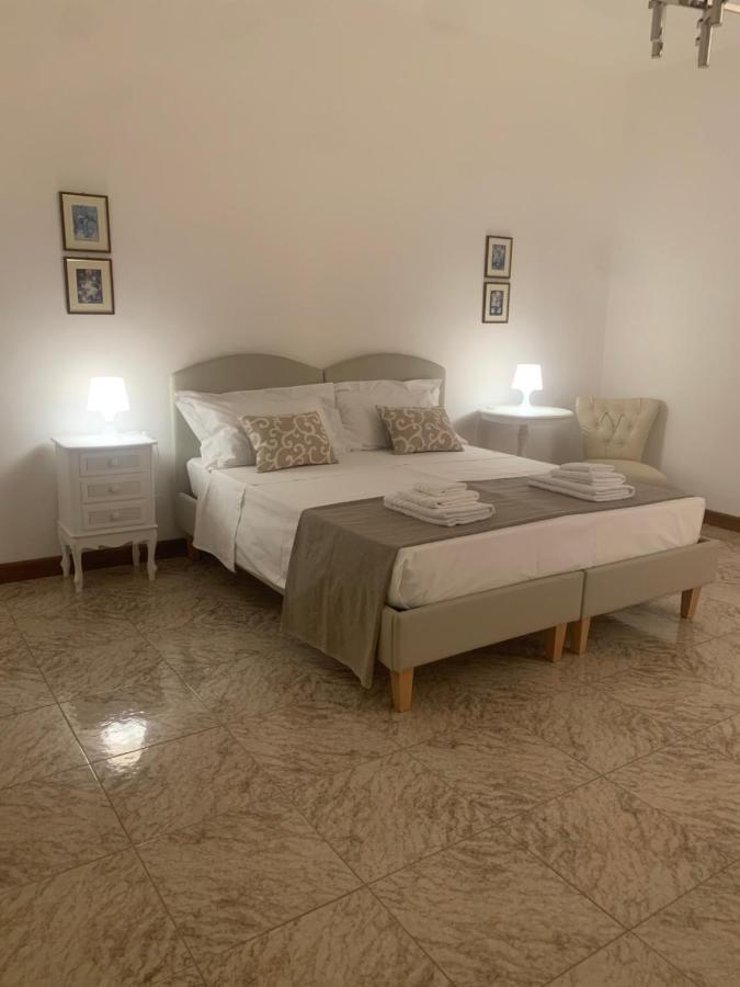 Porta Napoli Rooms Lecce Bagian luar foto
